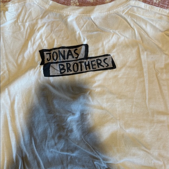Jonas Brothers: The Tour Newark New Jersey T-Shirt from December 6th 2023 - Picture 4 of 4